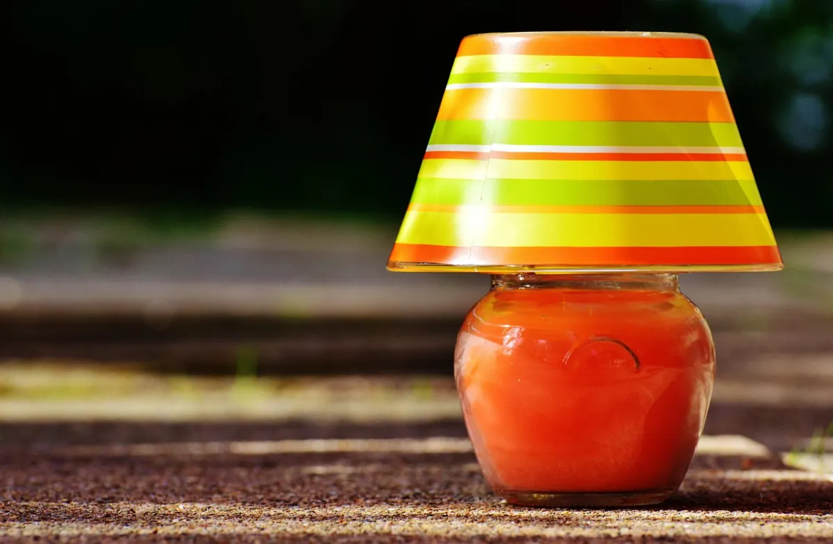 أباجورة ملونة