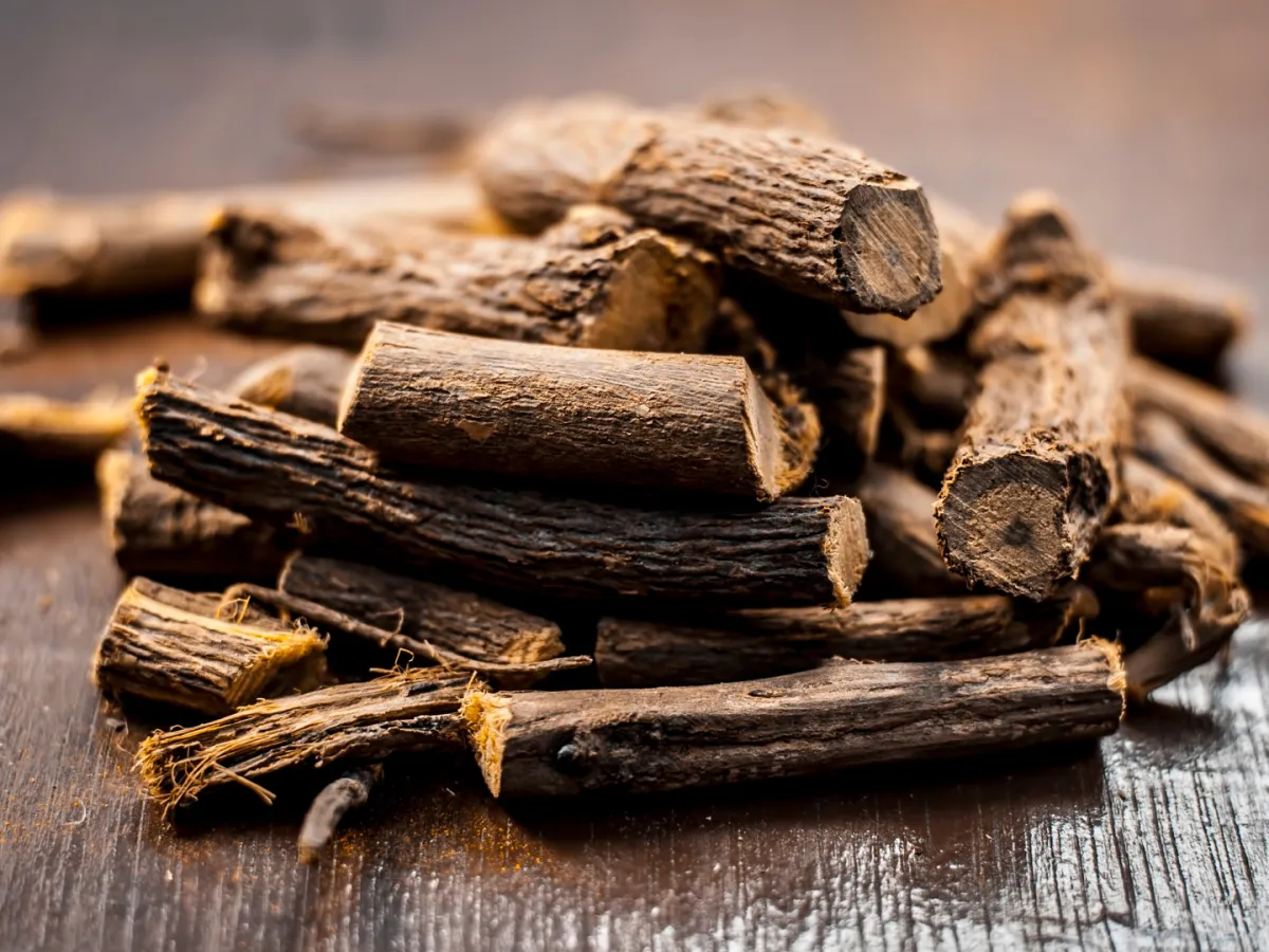 فوائد عرق السوس للنساء فهي لا تعدّ ولا تحصى