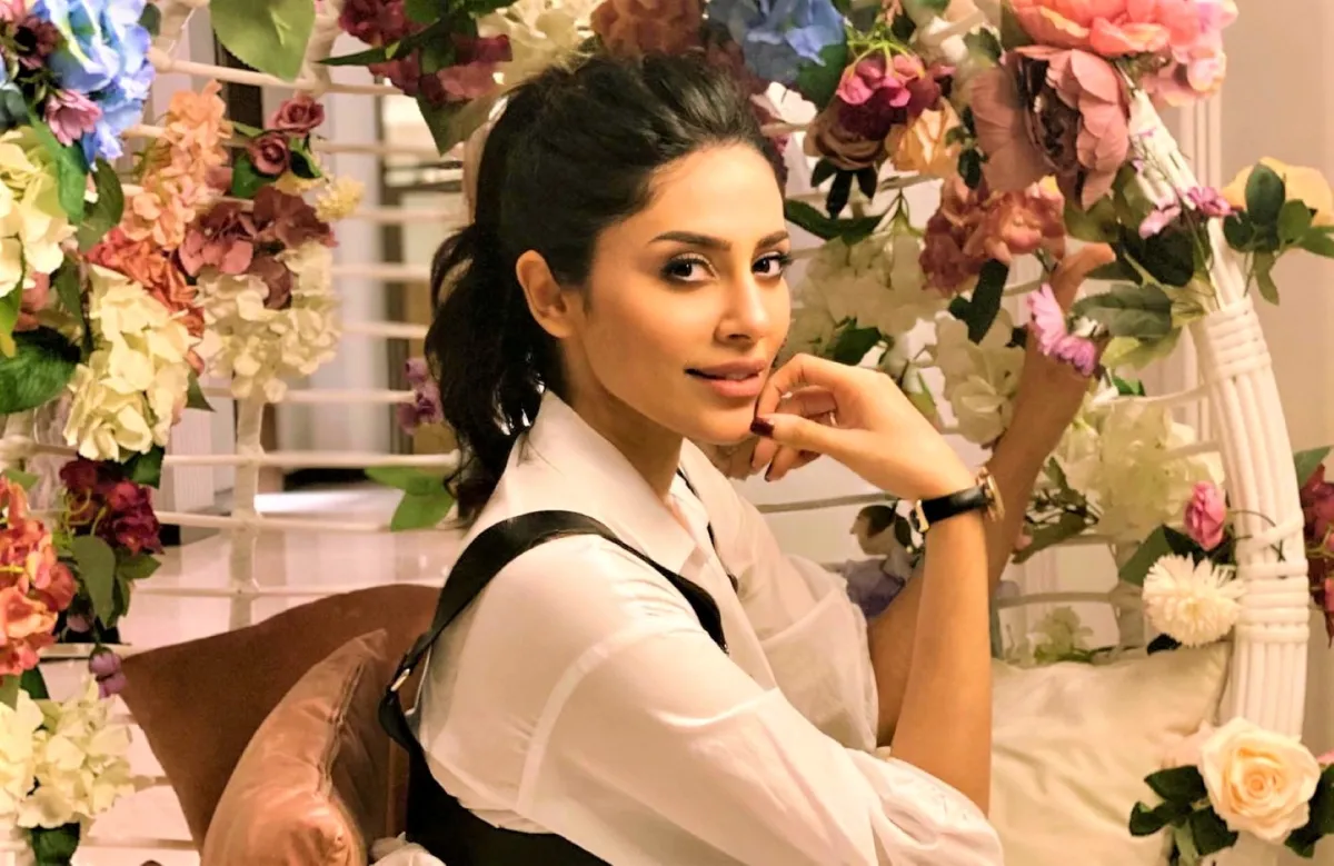 إلهام علي -الصورة من  حسابها  على الانستغرام