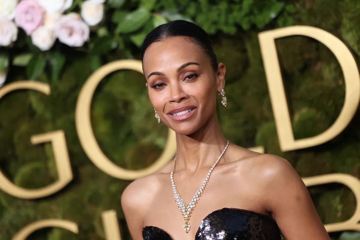 زوي سالدانا في حفل توزيع جوائز غولدن غلوب ال82 (Zoe Saldana  at the 82nd annual Golden Globe Awards ). مصدر الصورة:Etienne Laurent / AFP