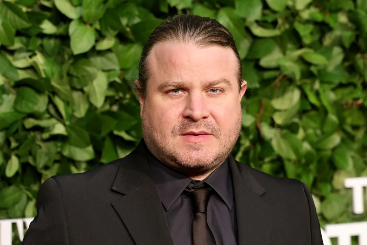 برادي كوربيت في حفل توزيع جوائز جوثامز السينمائية السنوي الرابع والثلاثين في سيبرياني وول ستريت في مدينة نيويورك (Brady Corbet at The Gothams 34th Annual Film Awards at Cipriani Wall Street in New York City). مصدر الصورة: Theo Wargo/Getty Images/AFP