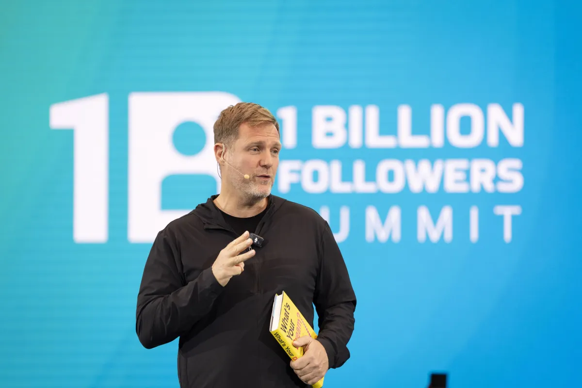 البريطاني سايمون سكويب. الصورة من wam