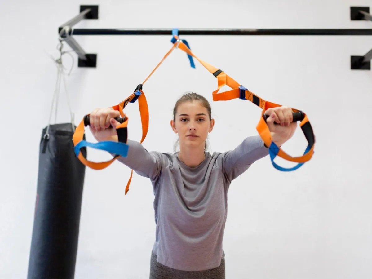 من المهم الحفاظ على قوة العضلة شبه المنحرفة Image by freepik