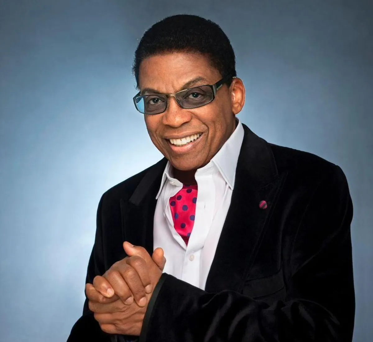 الفنان العالمي  