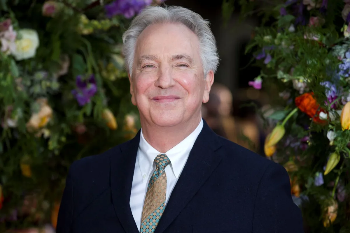 آلان ريكمان في وسط لندن (Alan Rickman in central London). مصدر الصورة: JUSTIN TALLIS / AFP