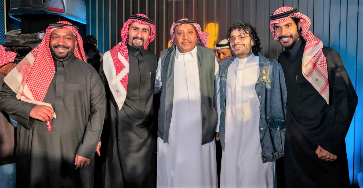 ابطال ومخرج ومؤلف العمل بصورة جماعية -الصورة من المركز الاعلامي لام بي سي