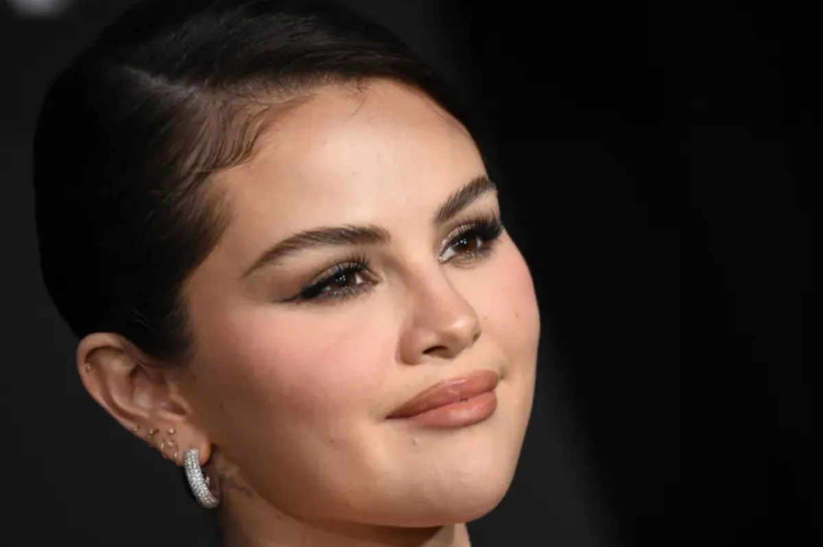 سيلينا غوميز في العرض الأول لفيلمها Selena Gomez at the premiere of her movie " Emilia Perez"- مصدر الصورة: VALERIE MACON / AFP