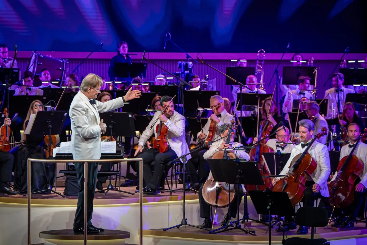 حفل السيد أنتوني هوبكنز- الصورة من هيئة الترفيه السعودية