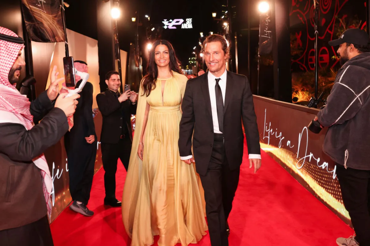 الثنائي النجم ماثيو مكوناهي وكاميلا ألفيس حفل Life Is A Dream  في الرياض (مصدر الصورة  Darren Arthur/Getty Images for GEA)