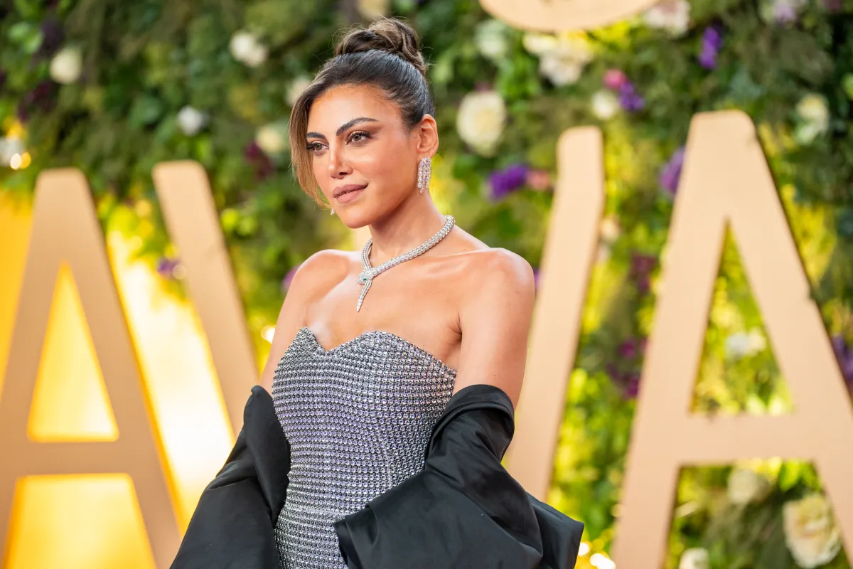 ريهام حجاج ترتدي عقداً من بولغاري