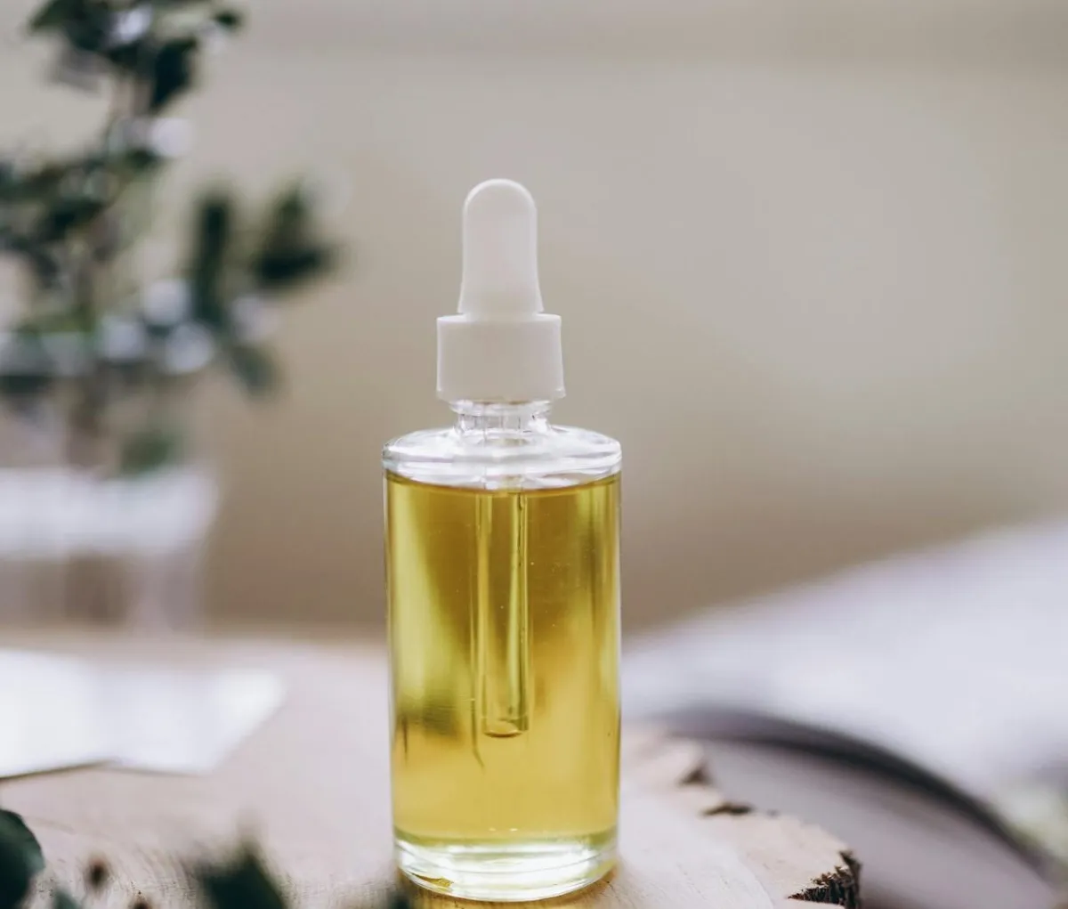 زيت الخروع لصحة الشعر والبشرة ولعلاج الالتهاب