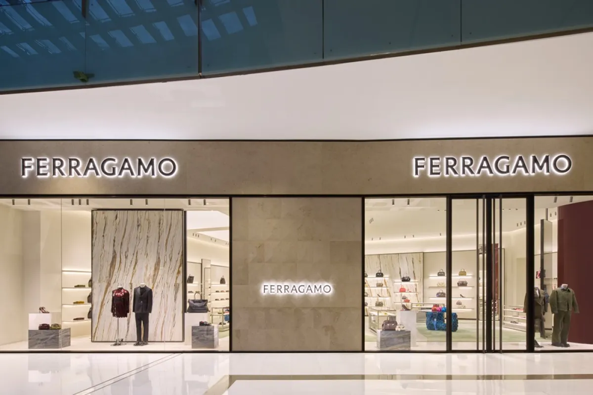 FERRAGAMO تحتفل بافتتاح البوتيك المجدد في دبي مول