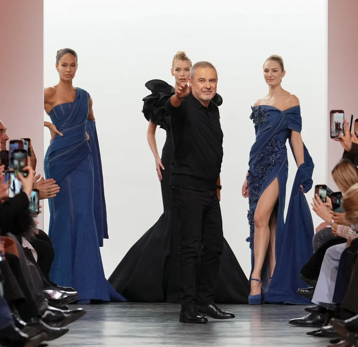 إيلي صعب- مجموعة ربيع وصيف 2025 - مصدر الصورة Launchmetrics/Spotlight ©