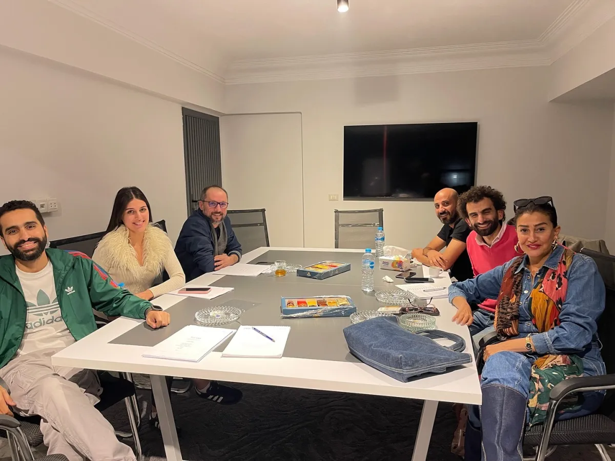 فريق عمل مسلسل شباب امرأة - الصورة من الشركة المنتجة 