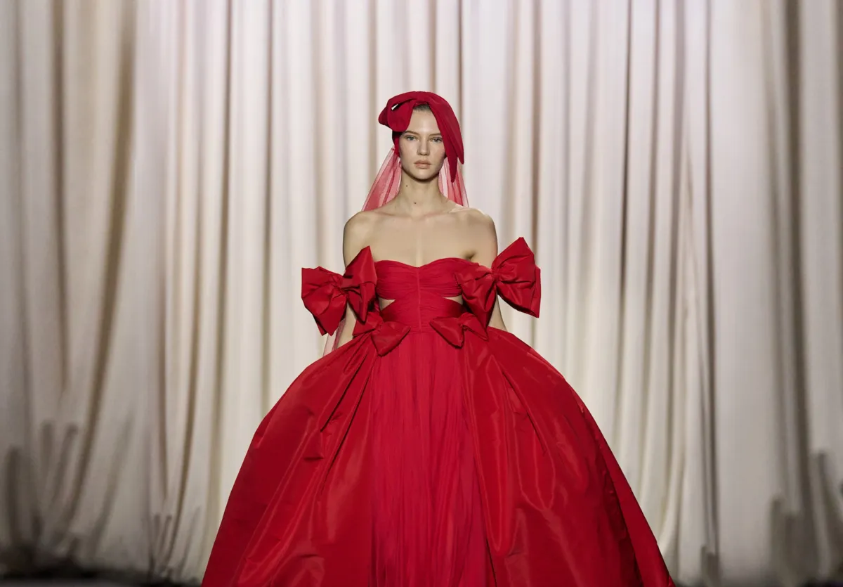 جيامباتيستا فالي Giambattista Valli- الصورة من Launchmetrics/Spotlight ©