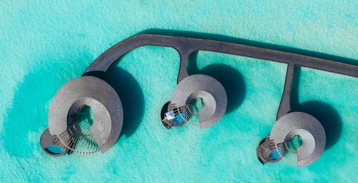 تجارب مميزة وإقامة مرفهة في منتجعات البحر الأحمر