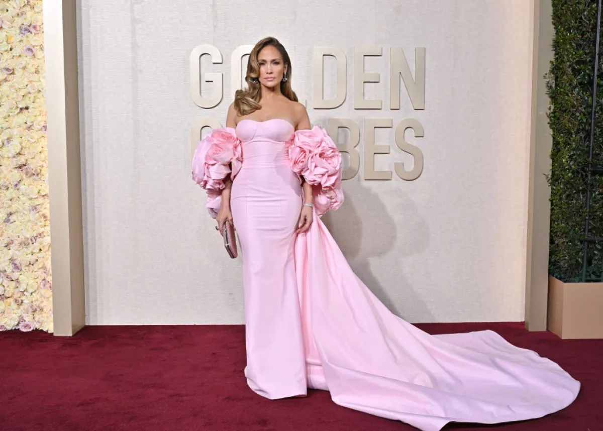 جينيفر لوبيز في حفل توزيع جوائز غولدن غلوبJennifer Lopez- (مصدر الصورة Axelle/Bauer-Griffin/FilmMagic)