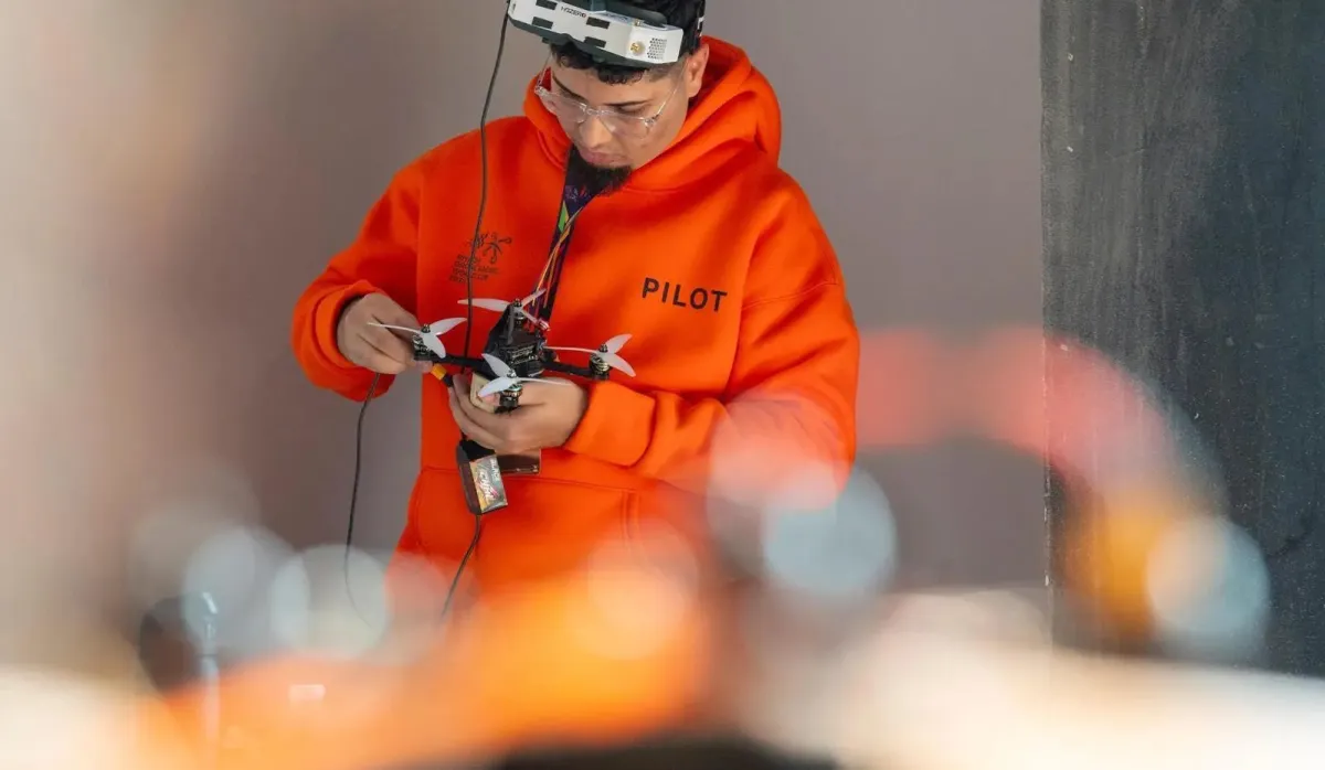 انطلاق منافسات  كأس العالم لسباق الدرونز  بمشاركة 140 طيارًا - الصورة من واس