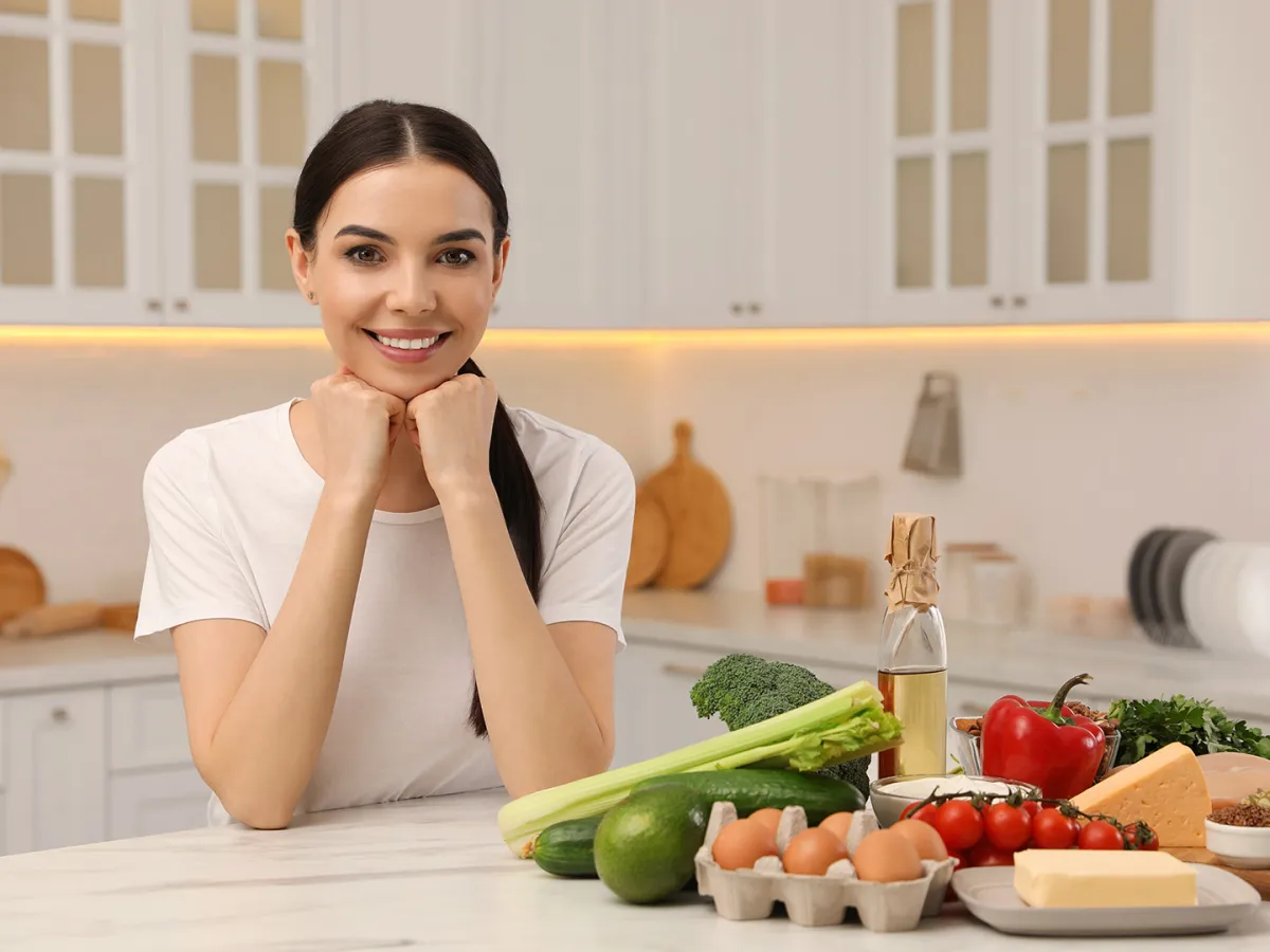 ما هي فوائد وأضرار الكرياتين للنساء؟ اختصاصية تغذية تجيب