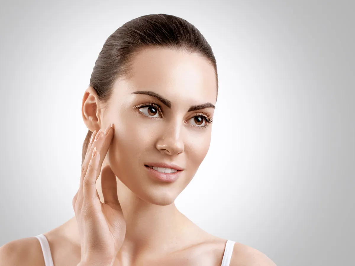 ماسك الكولاجين الليلي.. الحل السحري لإحياء بشرتك وتجديدها أثناء النوم