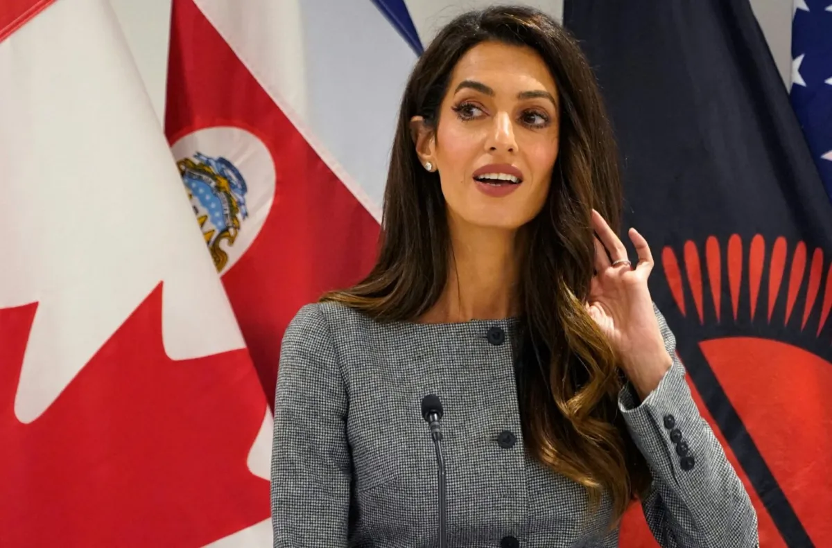 أمل كلوني في مدينة نيويورك (Amal Clooney,  in New York City). مصدر الصورة: TIMOTHY A. CLARY / POOL / AFP