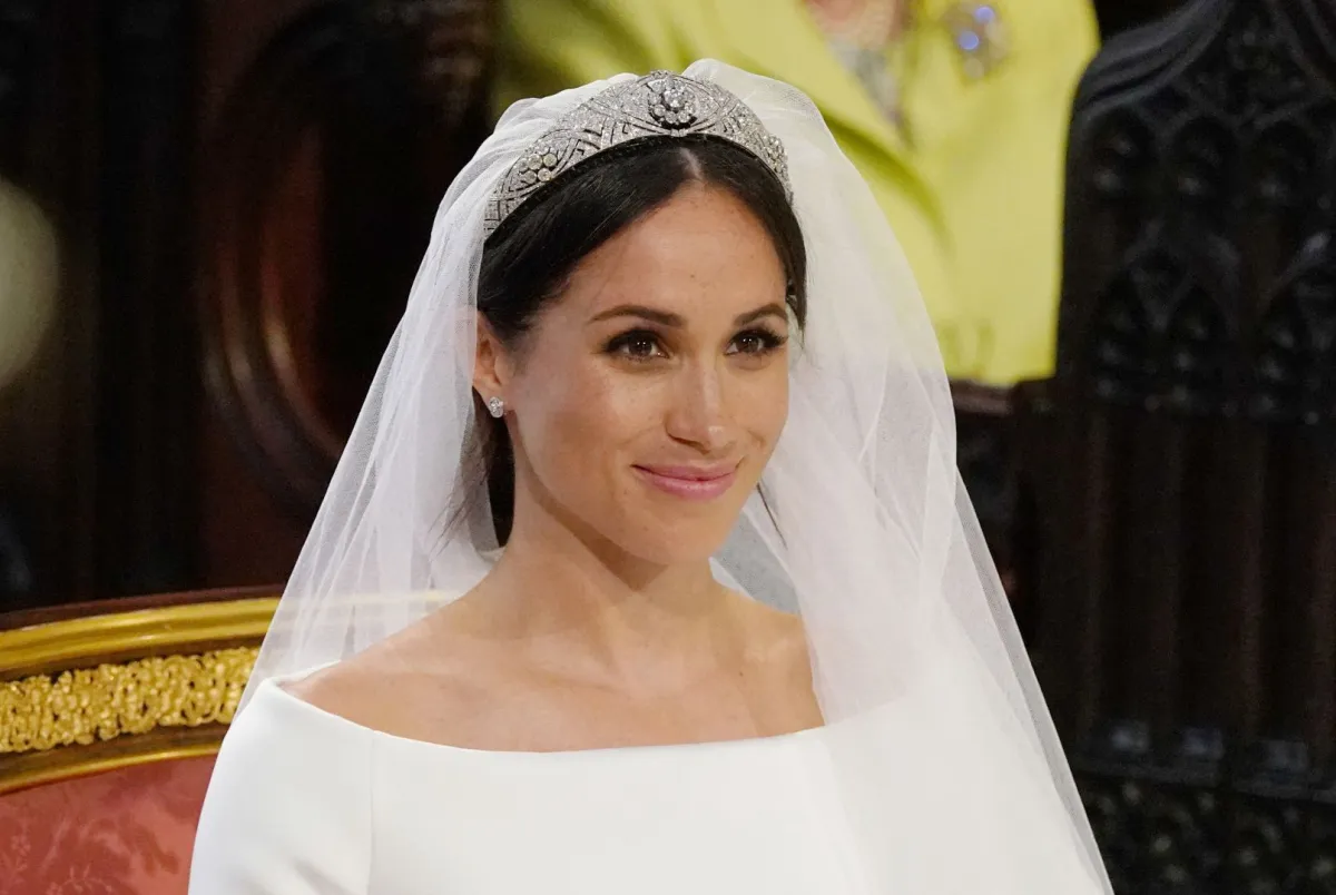 ميغان ماركل في كنيسة القديس جورج في قلعة وندسور في وندسور، إنجلترا (Meghan Markle in St George's Chapel at Windsor Castle in Windsor, England). مصدر الصورة: Jonathan Brady - WPA Pool/Getty Images