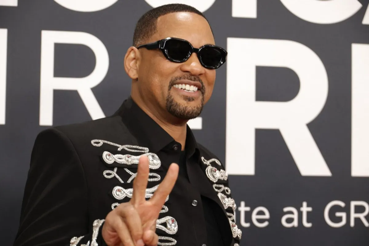 ويل سميث يحضر حفل توزيع جوائز جرامي السابع والستين في Crypto.com Arena في لوس أنجلوس، كاليفورنيا (Will Smith attends the 67th  GRAMMY Awards at Crypto.com Arena in Los Angeles, California). مصدر الصورة: Frazer Harrison/Getty Images/AFP