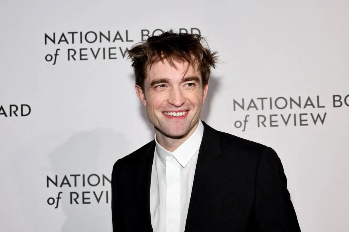 روبرت باتينسون في حفل توزيع جوائز المجلس الوطني للمراجعة السنوي ( Robert Pattinson at the National Board of Review Annual Awards). مصدر الصورة: Jamie McCarthy / GETTY IMAGES NORTH AMERICA / Getty Images via AFP