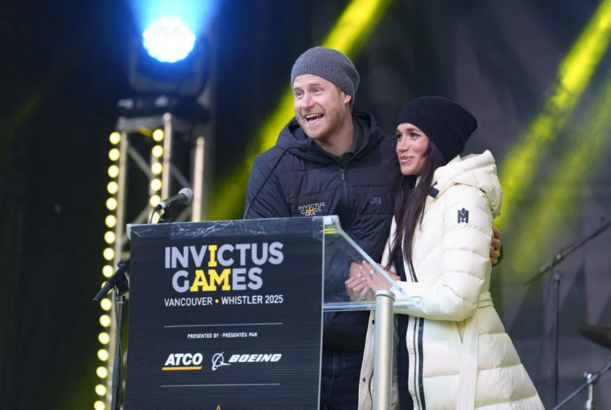 الأمير هاري وميغان في دورة ألعاب إنفيكتوس فانكوفر ويسلر 2025 في ويسلر، كندا (Prince Harry and Meghan at the Invictus Games Vancouver Whistler 2025 in Whistler, Canada). مصدر الصورة: Jeff Vinnick/Getty Images for Invictus Games Vancouver Whistler 2025/AFP