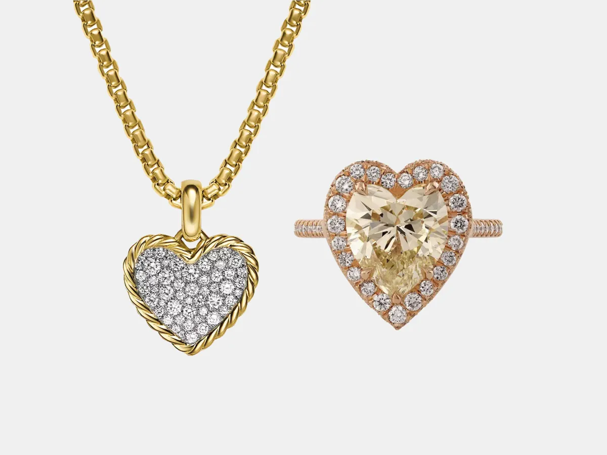 مجوهرات على شكل قلب ليوم الحب