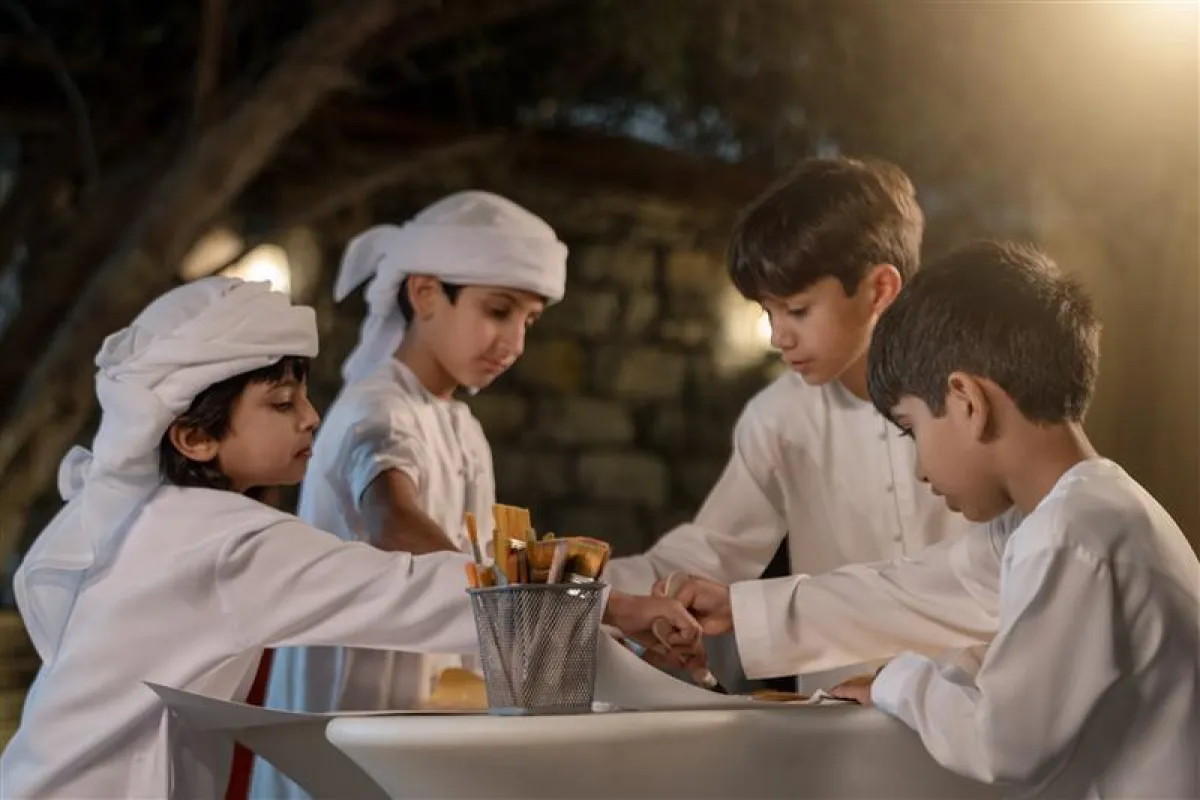 صورة أطفال في القرية العالمية