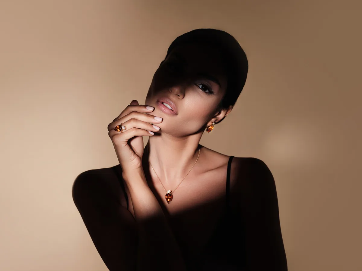 مجوهرات يورا Youra- الصورة من العلامة 