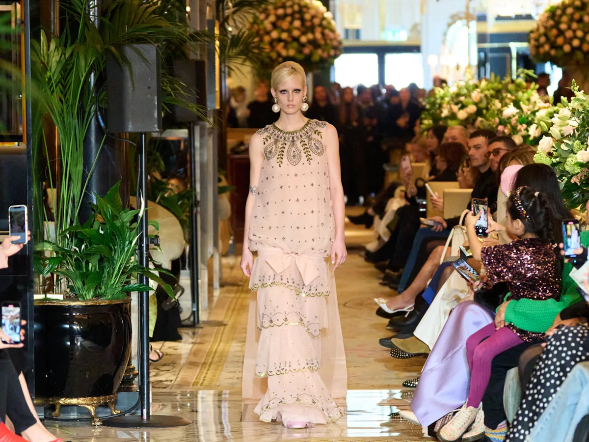 إطلالة من هويشان تشانغ Huishan Zhang - الصورة من Launchmetrics/Spotlight ©