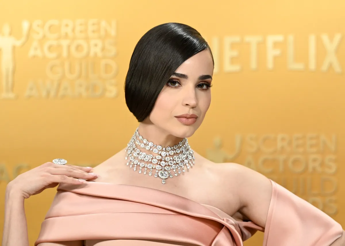 صوفيا كارسون Sofia Carson في حفل توزيع جوائز SAG Awards 2025 (مصدر الصورة : Gilbert Flores/Variety via Getty Images)