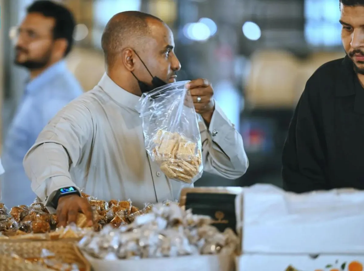 الدكاكين الشعبية بجدة التاريخية تحكي قصة ارتباطها بالتراث العريق للمنطقة - الصورة من واس