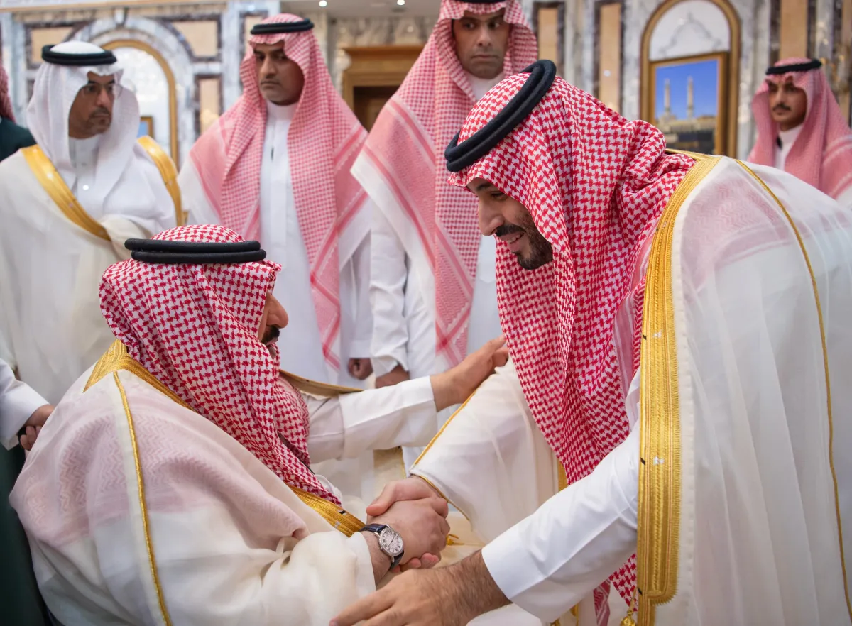خلال استقبال ولي العهد الأمير محمد بن سلمان للأمراء والعلماء وكبار المسؤولين للتهنئة بعيد الفطر  - الصورة من واس