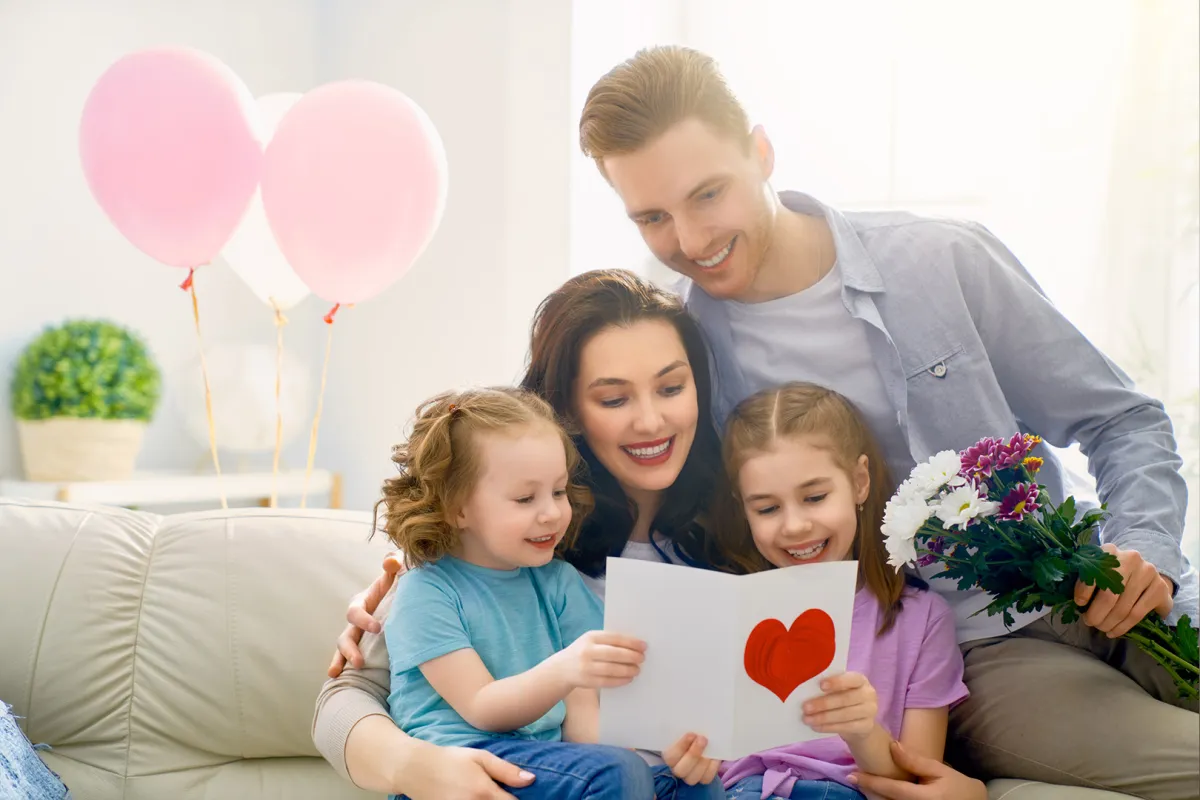 عبارات تهنئة بيوم الأم للزوجة 