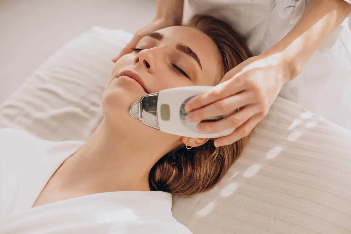 العناية بالبشرة باستخدام التكنولوجيا