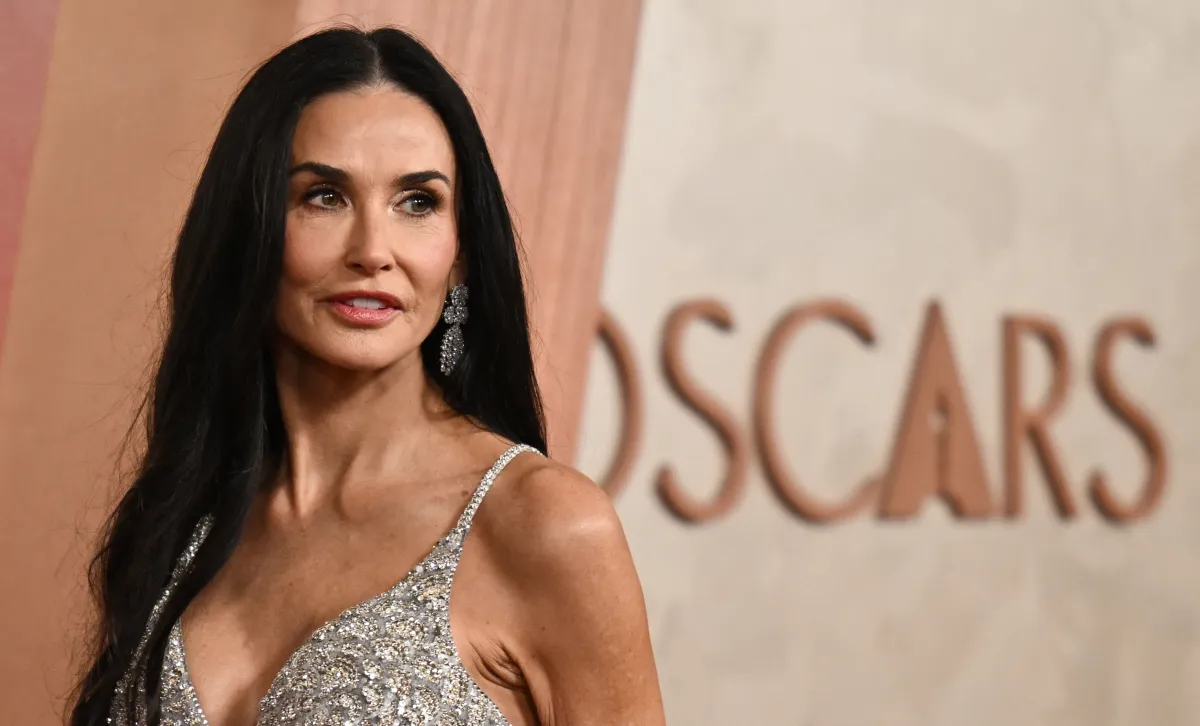 ديمي مور في الأوسكار 2025 (Demi Moore at Oscars 2025 ). مصدر الصورة: ANGELA WEISS / AFP