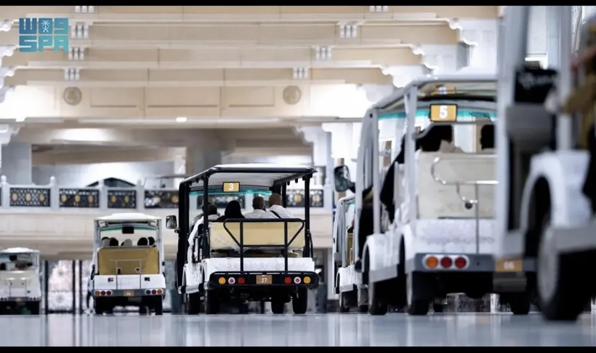 توفير عربات في المسجد الحرام لتسهيل حركة المعتمرين في رمضان الصورة من واس