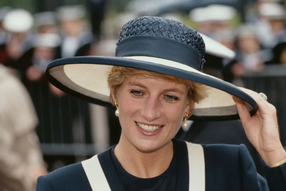 ديانا، أميرة ويلز في كاتدرائية ليفربول، المملكة المتحدة (Diana, Princess of Wales in Liverpool Cathedral, UK). مصدر الصورة: Tim Graham Photo Library via Getty Images