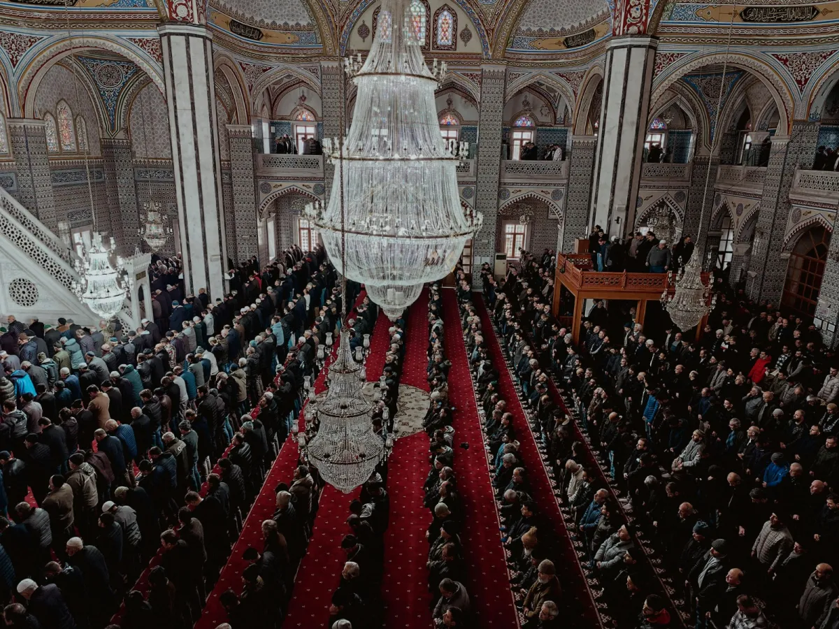 حلم صلاة القيام في المسجد - الصورة تعبيرية  