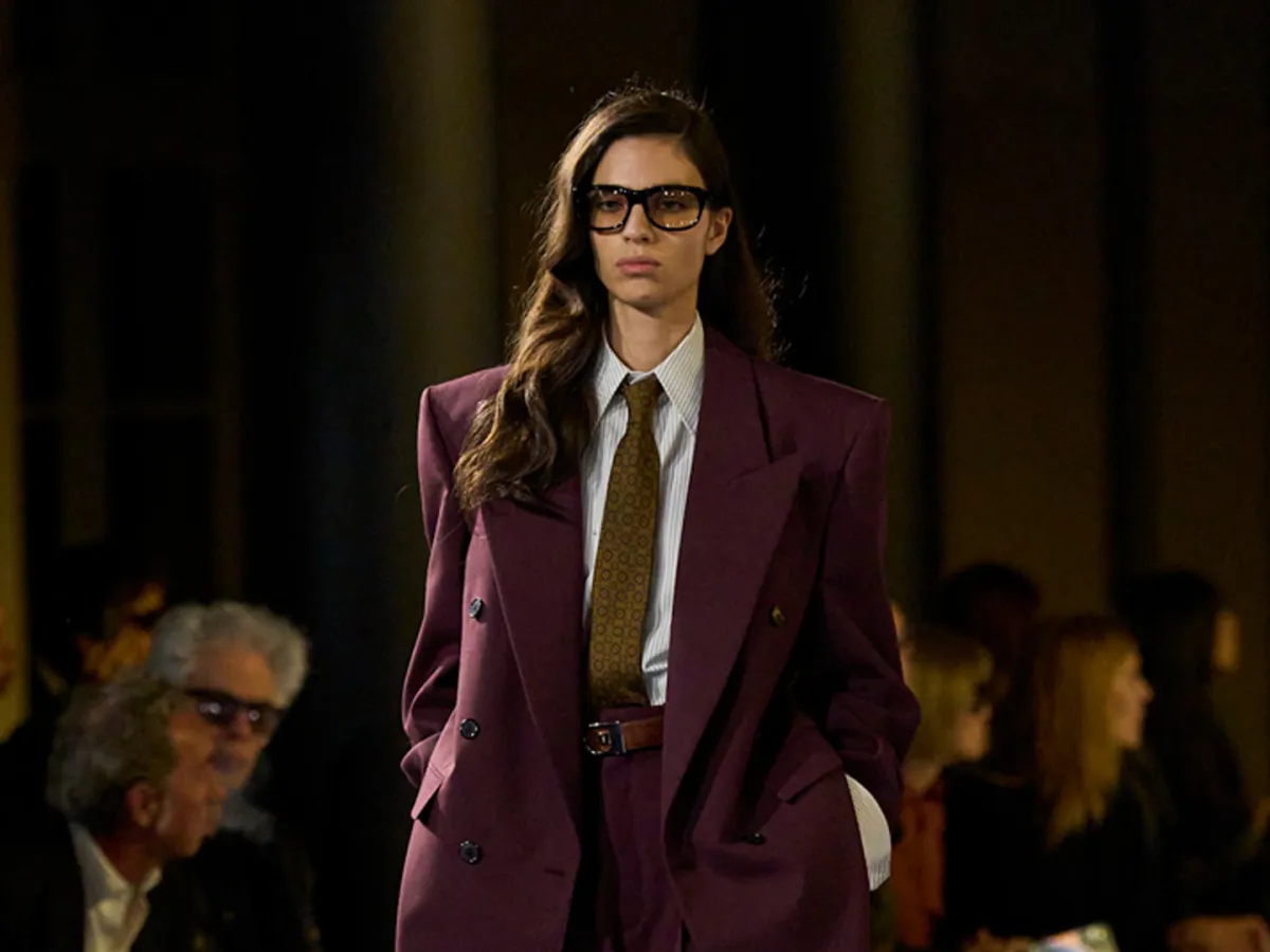 بدلة من سان لوران Saint Laurent - الصورة من Launchmetrics/Spotlight ©