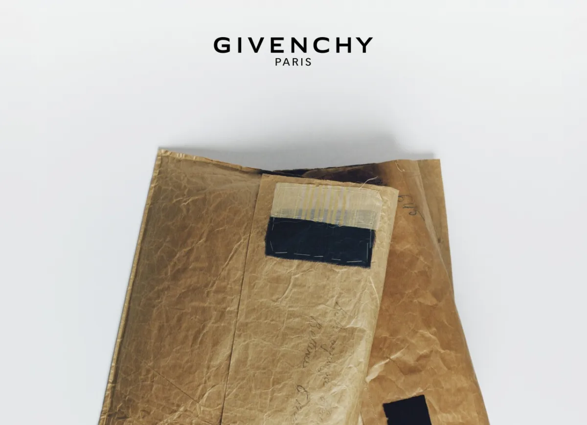 جيفنشي Givenchy -  الصورة من العلاقات العامة للدار الفرنسية
