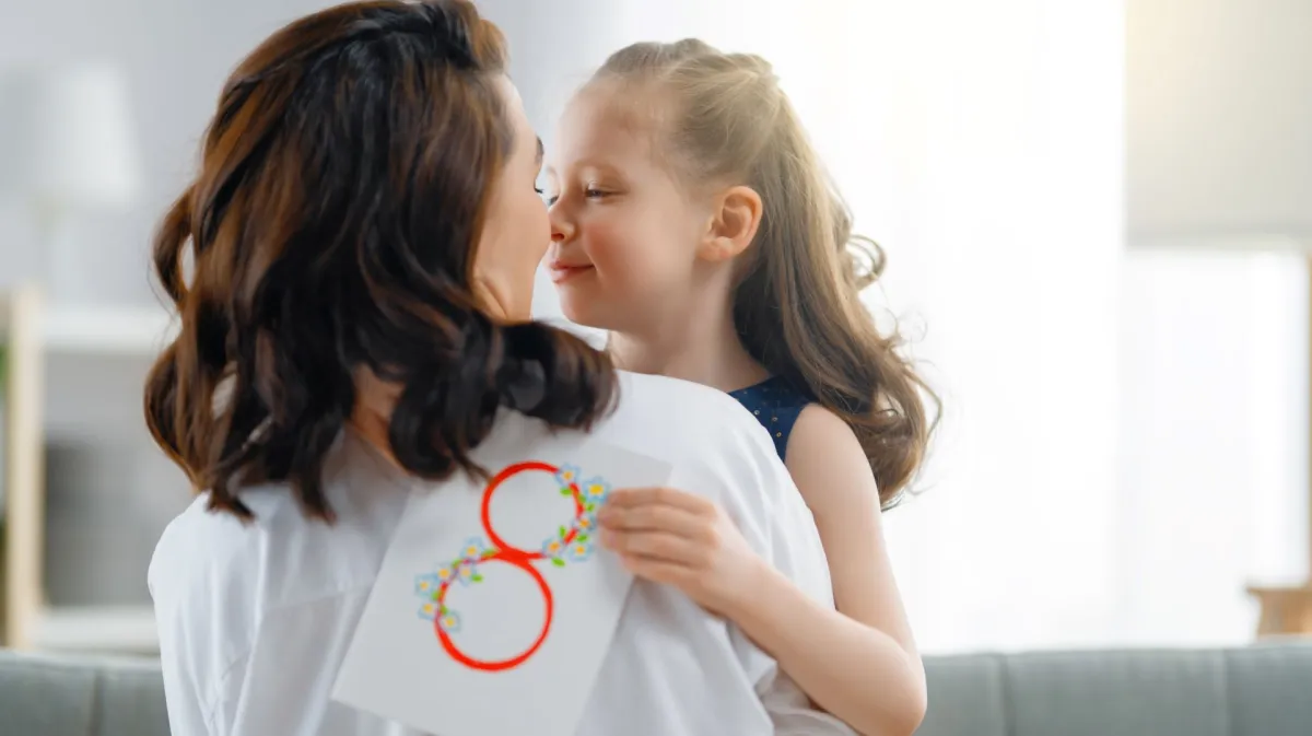 صورة أم وابنتها