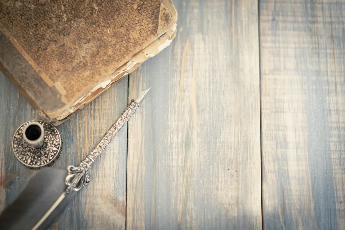 الدواة والمحبرة والكتاب رمو الكتابة الشعرية