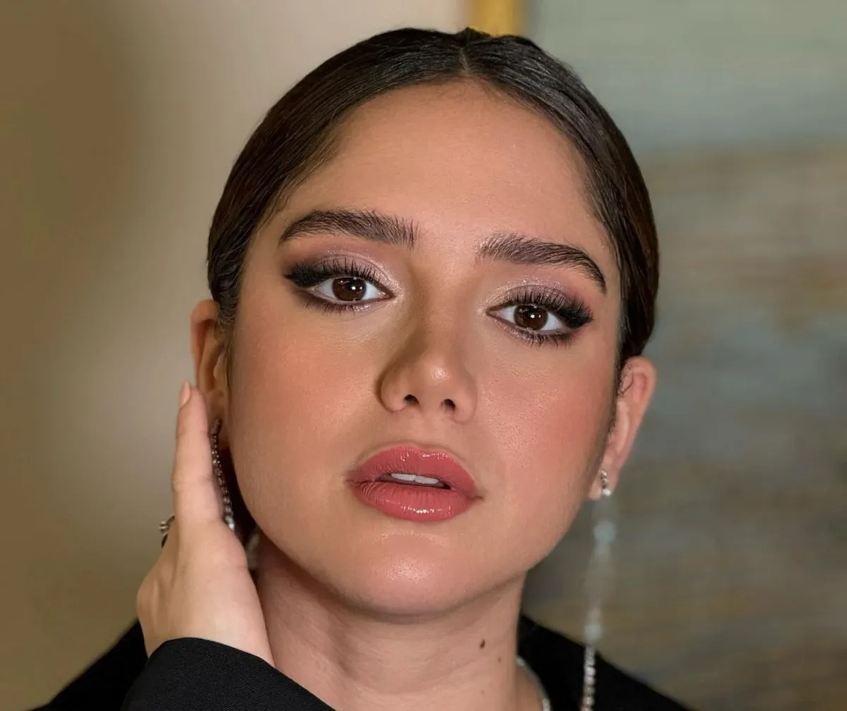 رنا رئيس - الصورة من صفحتها الرسمية على الفيس بوك