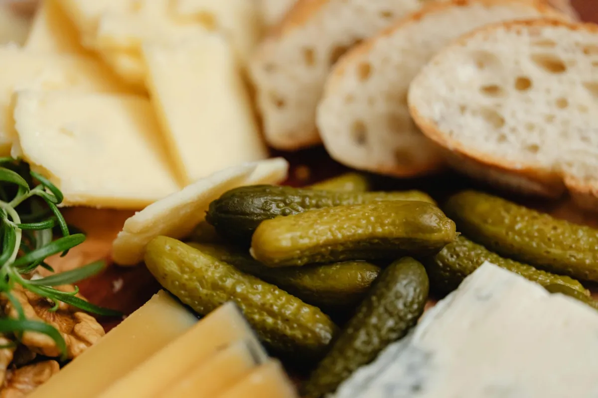 حلم رؤيا المخلل وأكله في المنام  - الصورة تعبيرية  