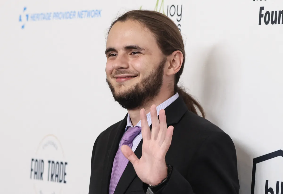 برينس جاكسون في حفل لمؤسسة بيفرلي هيلتون (Prince Jackson at the Beverly Hilton Foundation Gala). مصدر الصورة: Rodin Eckenroth / GETTY IMAGES NORTH AMERICA / Getty Images via AFP