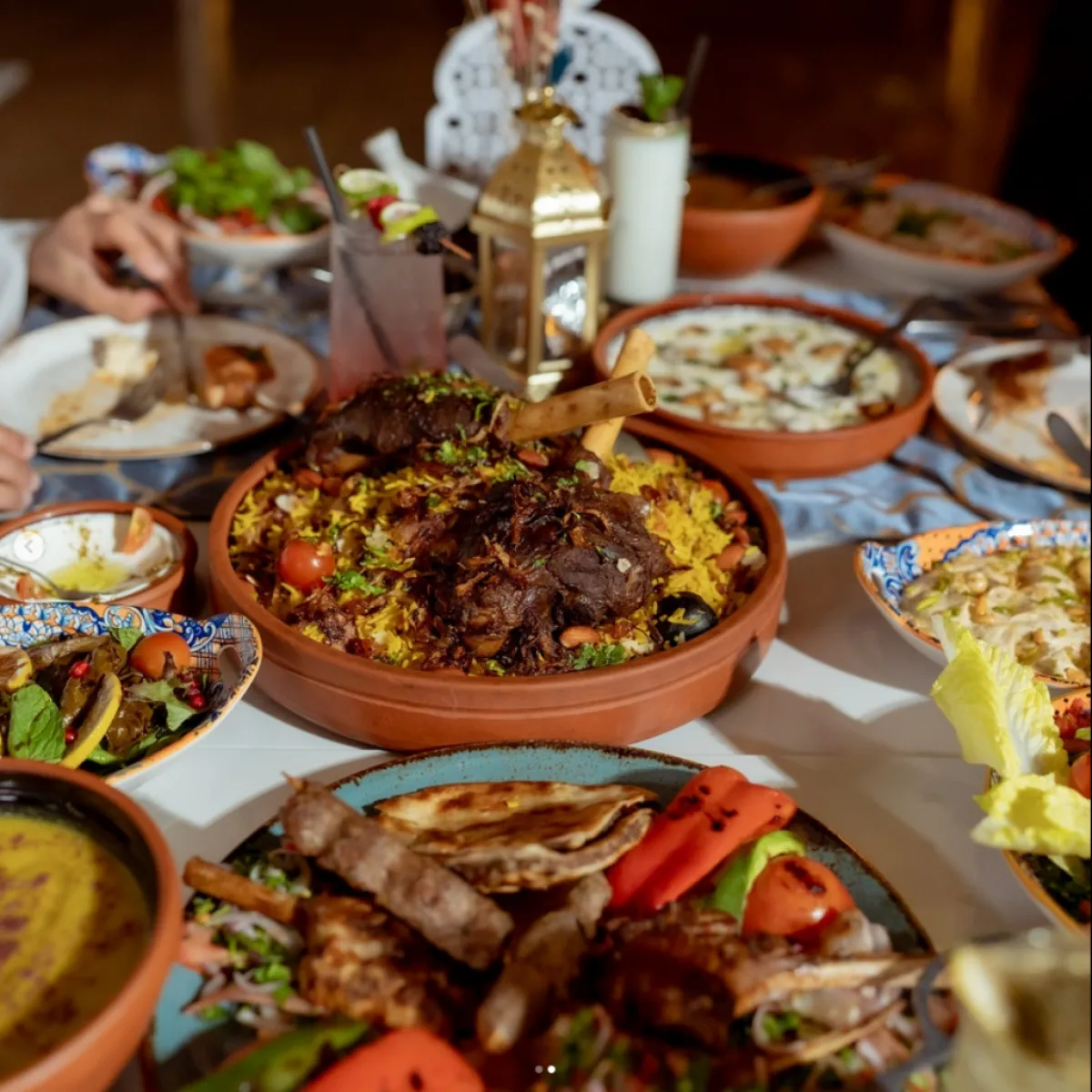 وجبة إفطار غنية -الصورة من صفحة vidabahrain الرسمية على إنستغرام